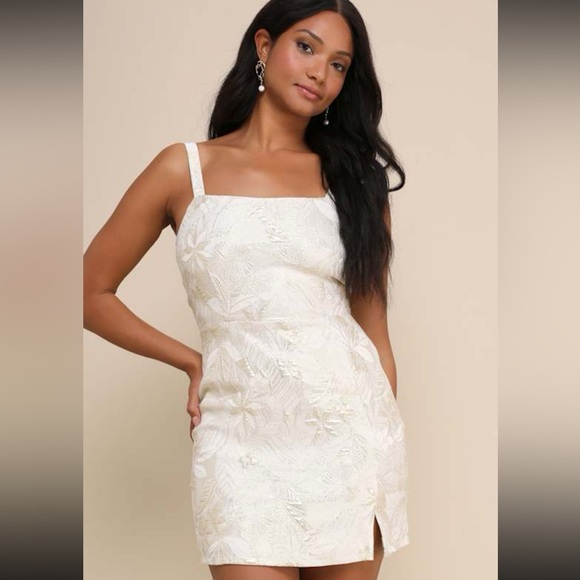 Lulu’s gold metallic & cream mini dress - Picture 6 of 9